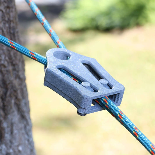 Fiberon ASA-CF08 von Polymaker - Stabiler Kabelhalter aus 3D-Druck, geeignet für belastbare Anwendungen.