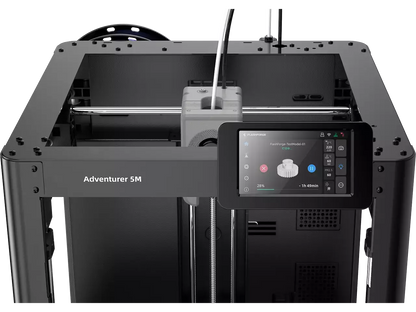 Flashforge Adventurer 5M 3D Drucker mit Touchscreen und offener Bauweise.