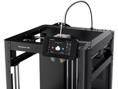 Flashforge Adventurer 5M 3D Drucker mit Touchscreen und offenem Design für schnellen 3D-Druck.