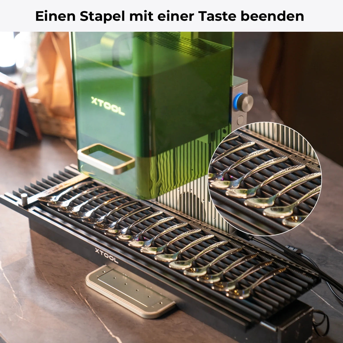 xTool F1 Slide Extension mit mehreren Werkstücken in einer Reihe